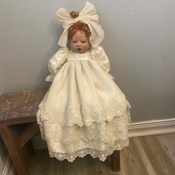 Elegant Lee Middleton reborn doll - Picture 1 of 4